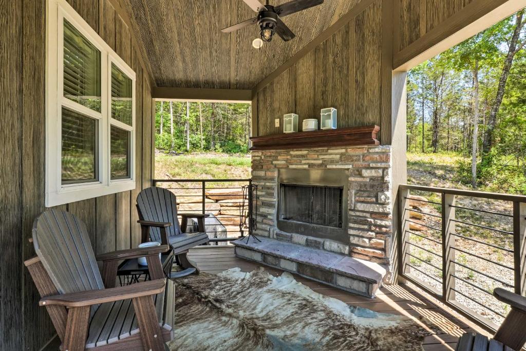 Branson Tiny Home on 52 Acres with Private Pond!, Branson