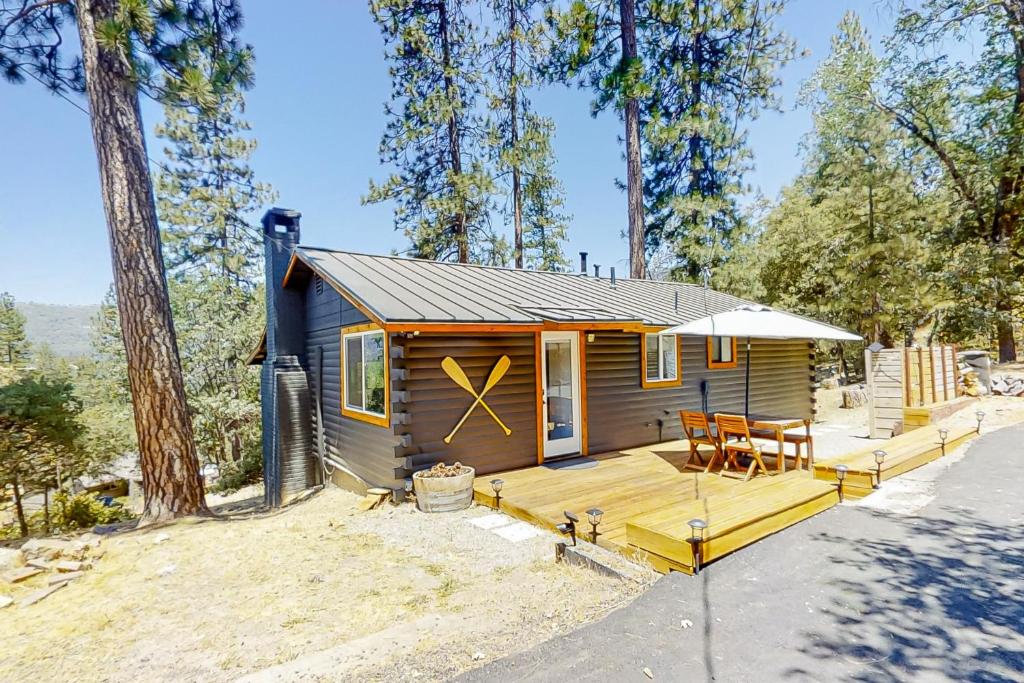Sugar Pine Log Cabin, Oakhurst