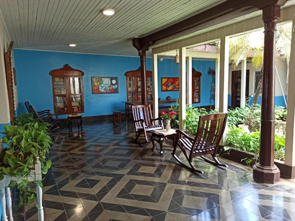 Hostal Harvest House，位于莱昂的酒店