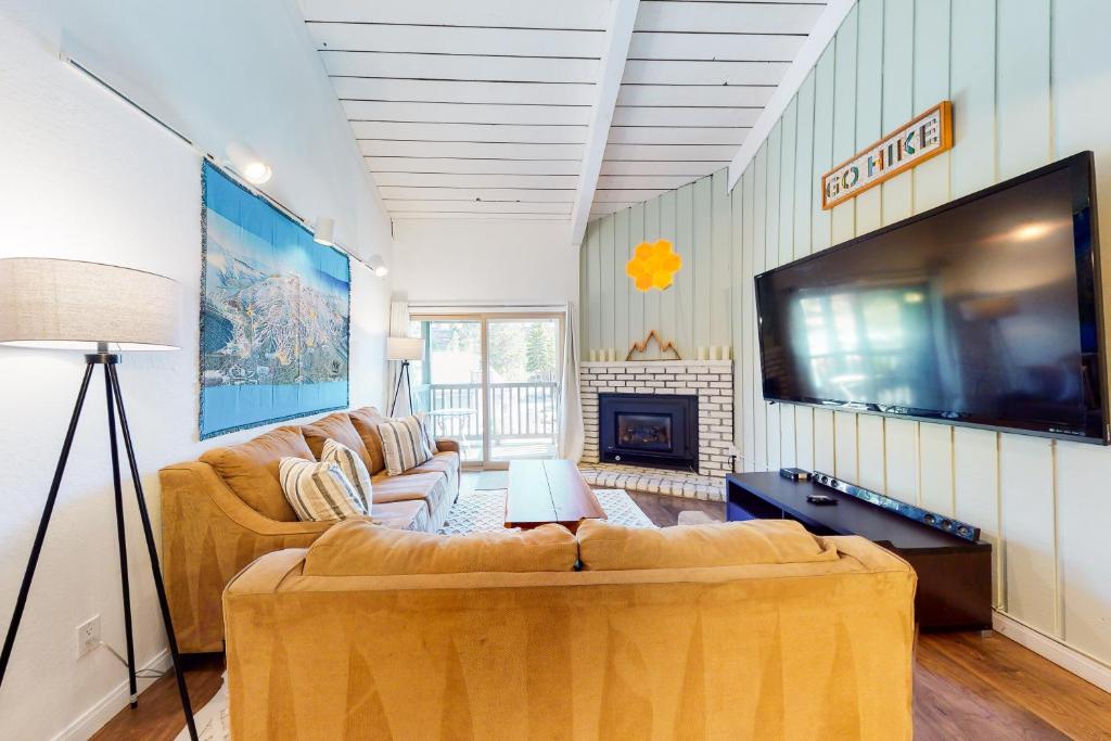 Chamonix 20, Mammoth Lakes