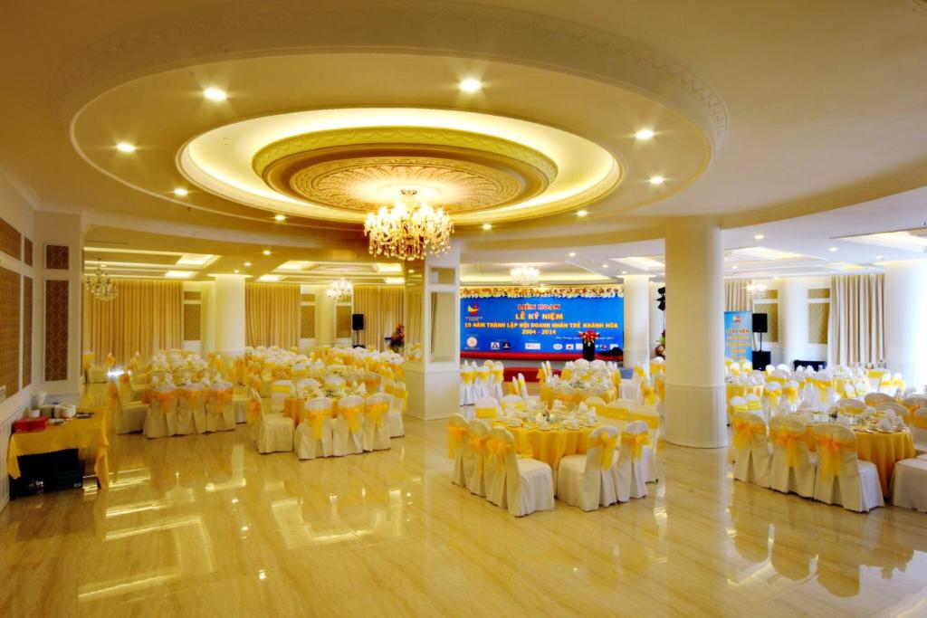 โรงแรมญาจาง พาเลซ (Nha Trang Palace Hotel)