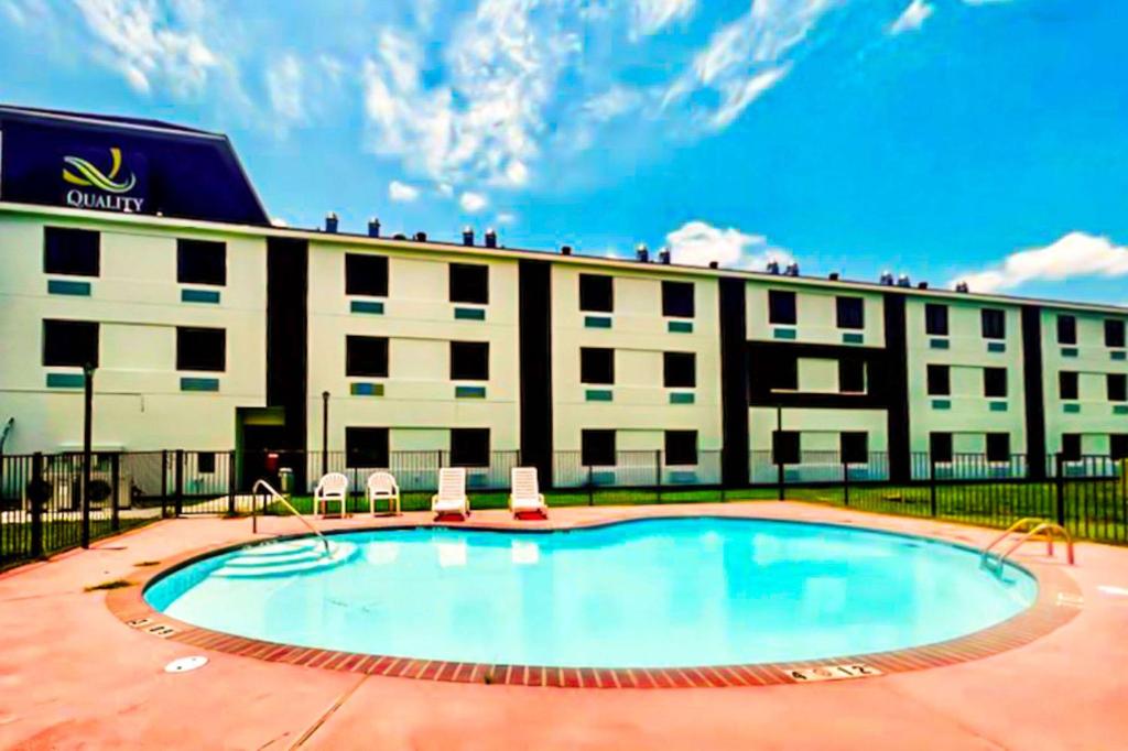 Quality Inn & Suites Lake Charles South photo