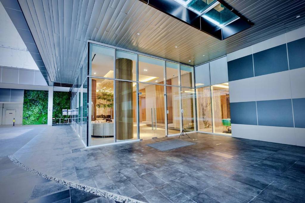 EMKA Lodge studio room the vertu apartemen ciputra world surabaya EMKA Lodge studio room the vertu apartemen ciputra world surabaya