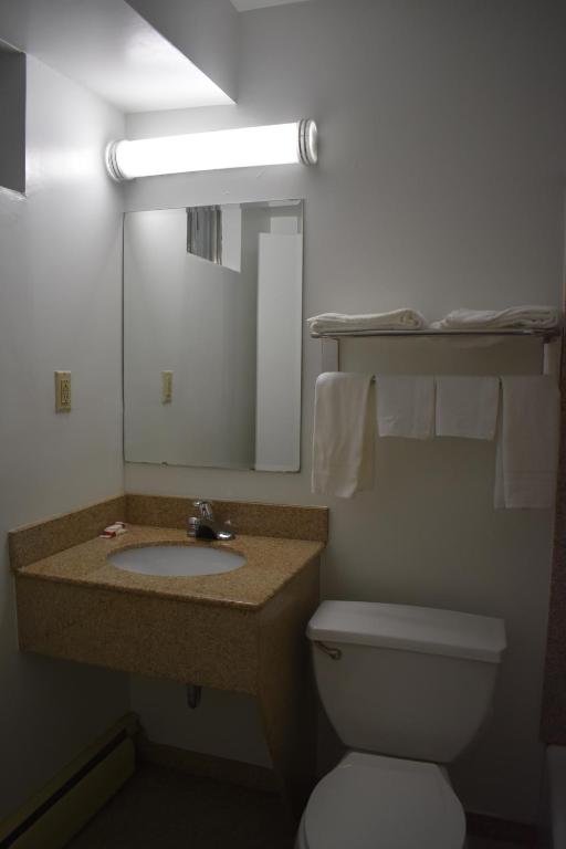 South Hills Motel photo