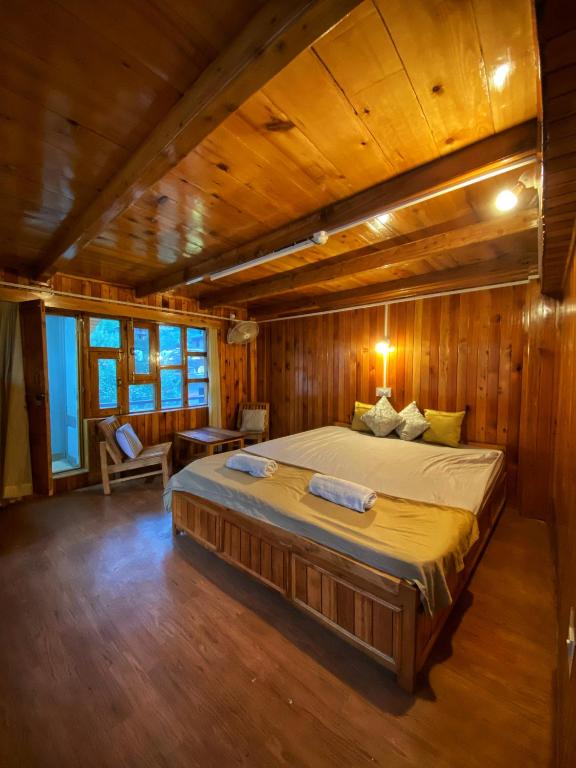 Pine Tower Inn — Hotel in Manali