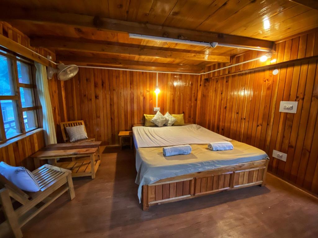 Pine Tower Inn photo