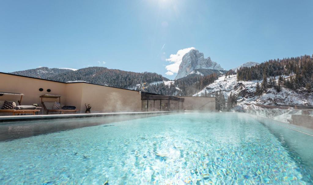 Hotel Touring Dolomites — Hotel in Selva di Val Gardena