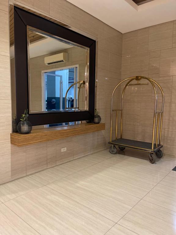 1 BR Cozy Modern-Style Condo with Balcony & 5-star amenities at Wind Residences photo