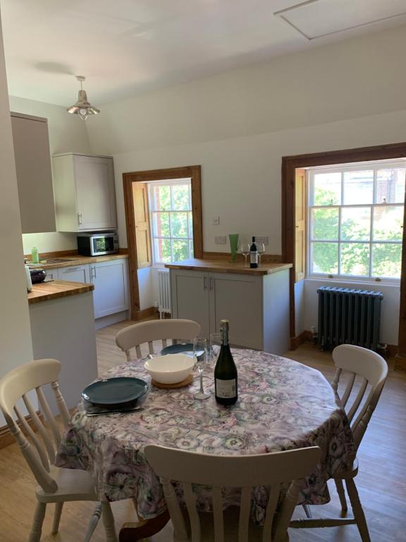 Stunning 1 bedroom self contained apartment, Kent