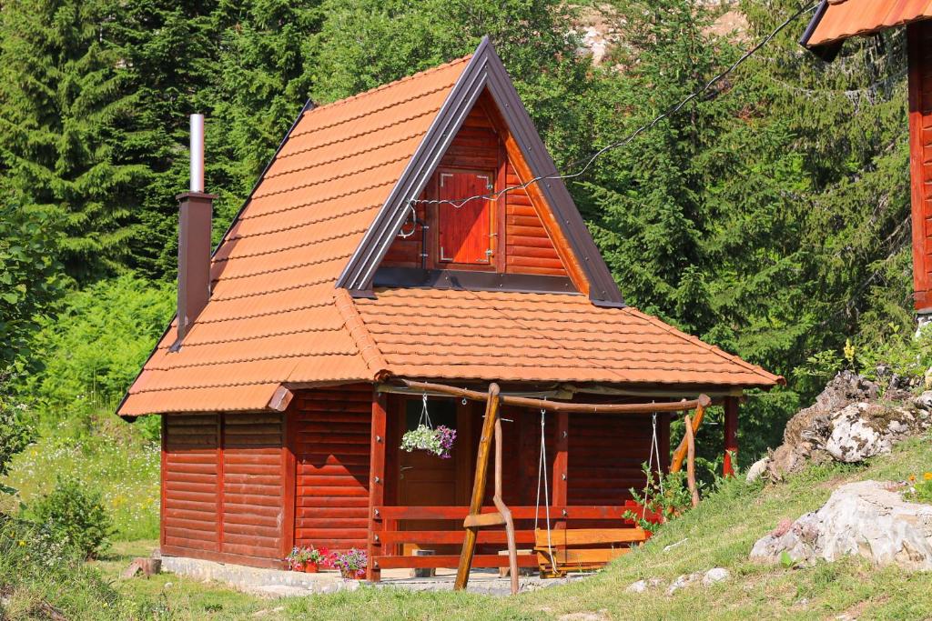 Lodge Drveni Kutak — Hotel in Beserovina