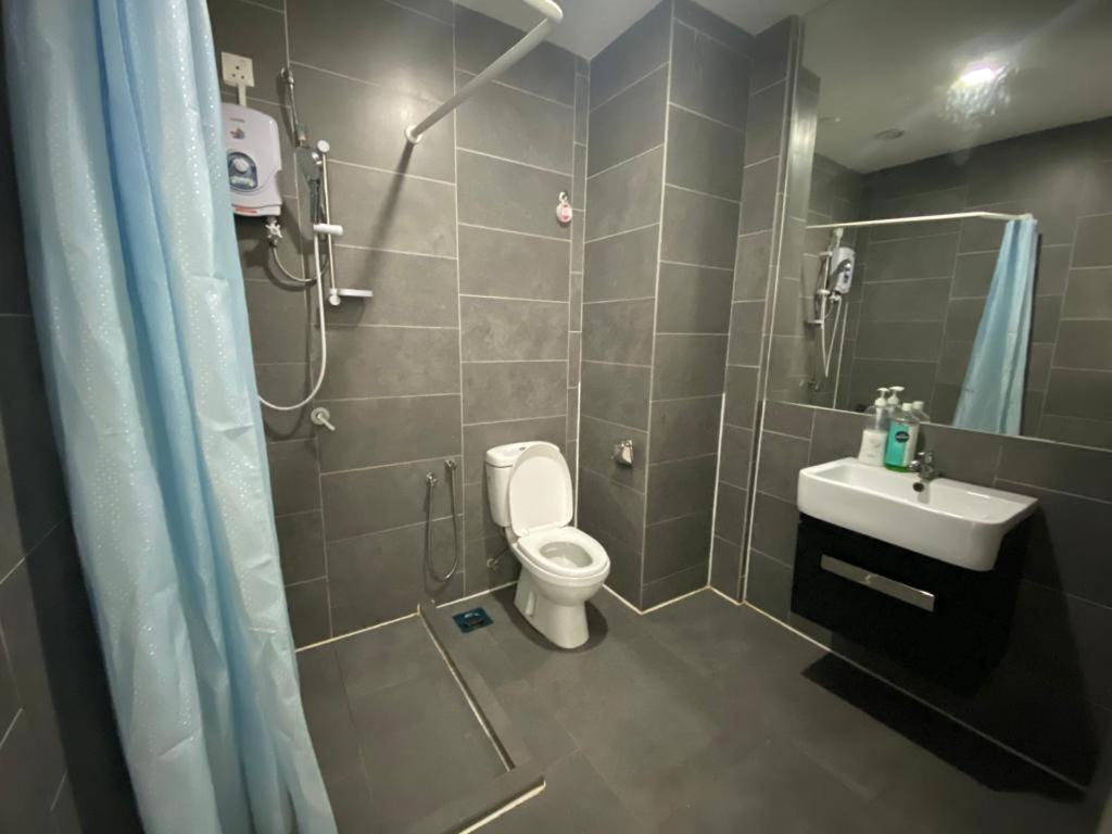 Miza Empire Damansara studio free wifi netflix photo