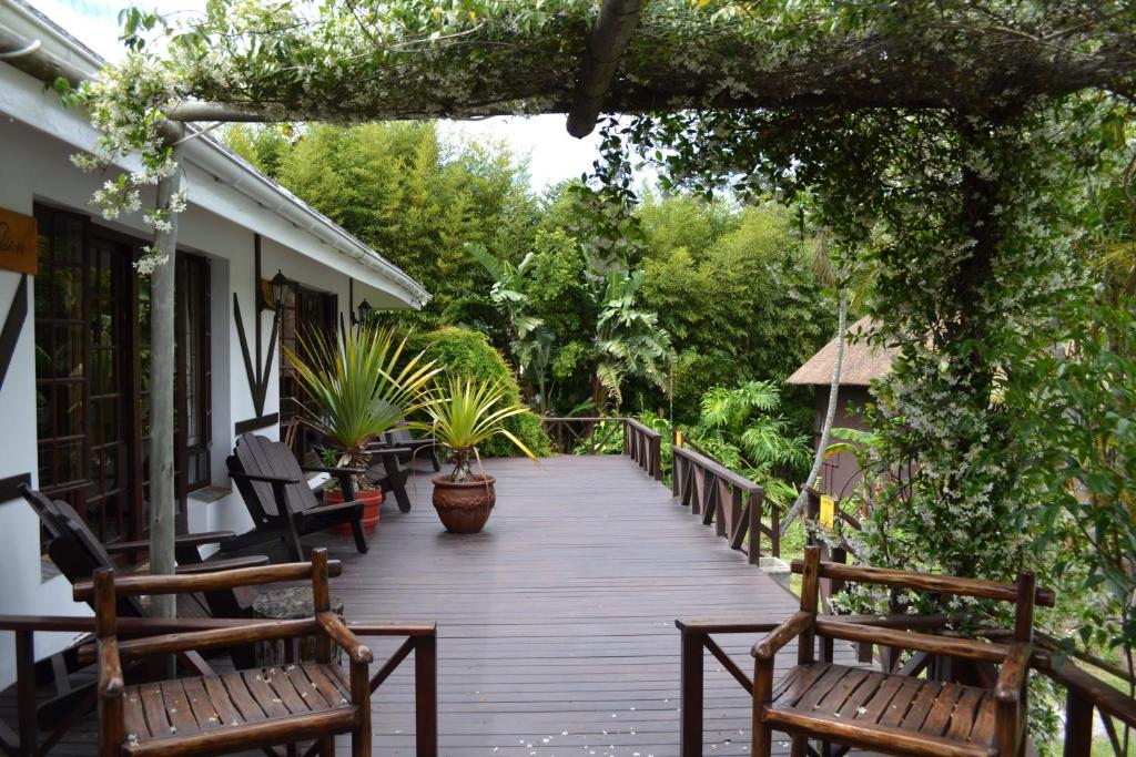 Garden, Fish Eagle Manor in East London