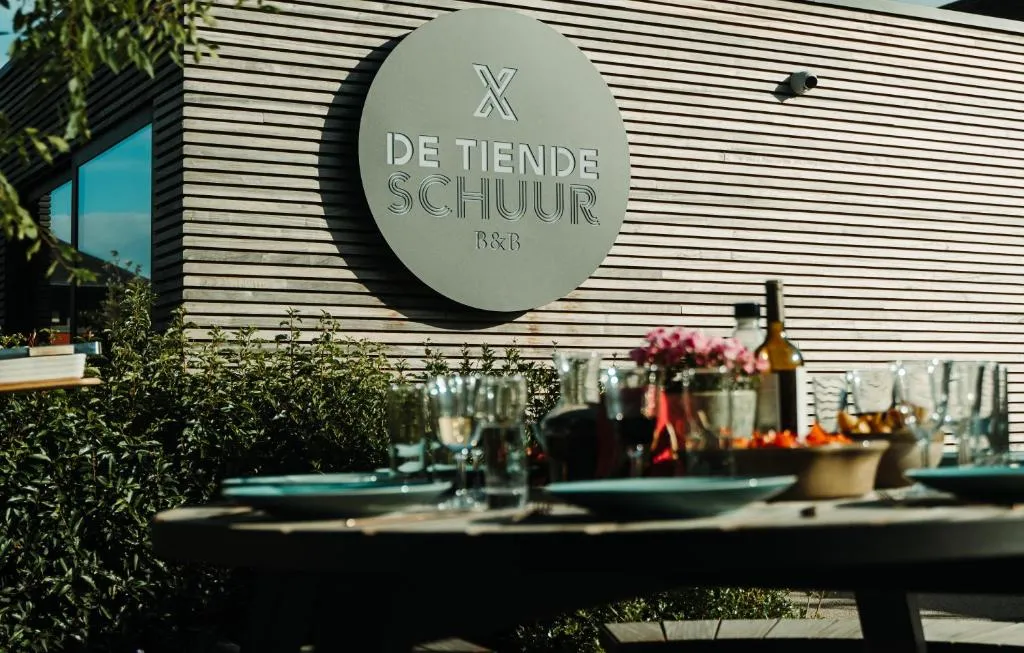 B&B De Tiendeschuur，位于埃纲尔赫姆的酒店
