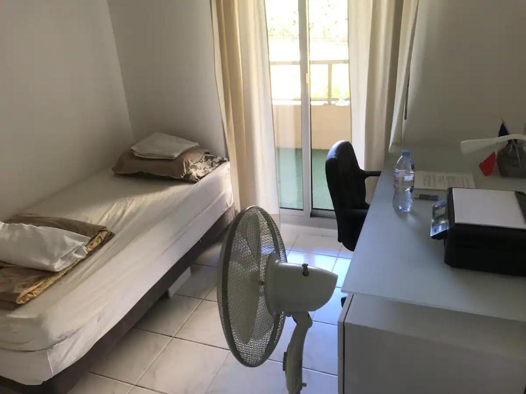 APPARTEMENT ENTIER dans une résidence privée avec gardien, piscine et aire de jeux pour enfants - 3