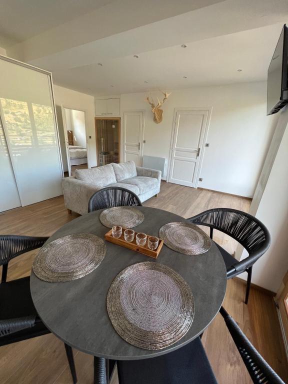 Magnifique appartement classé 4 étoiles avec Sauna et terrasse dans chalet - 2