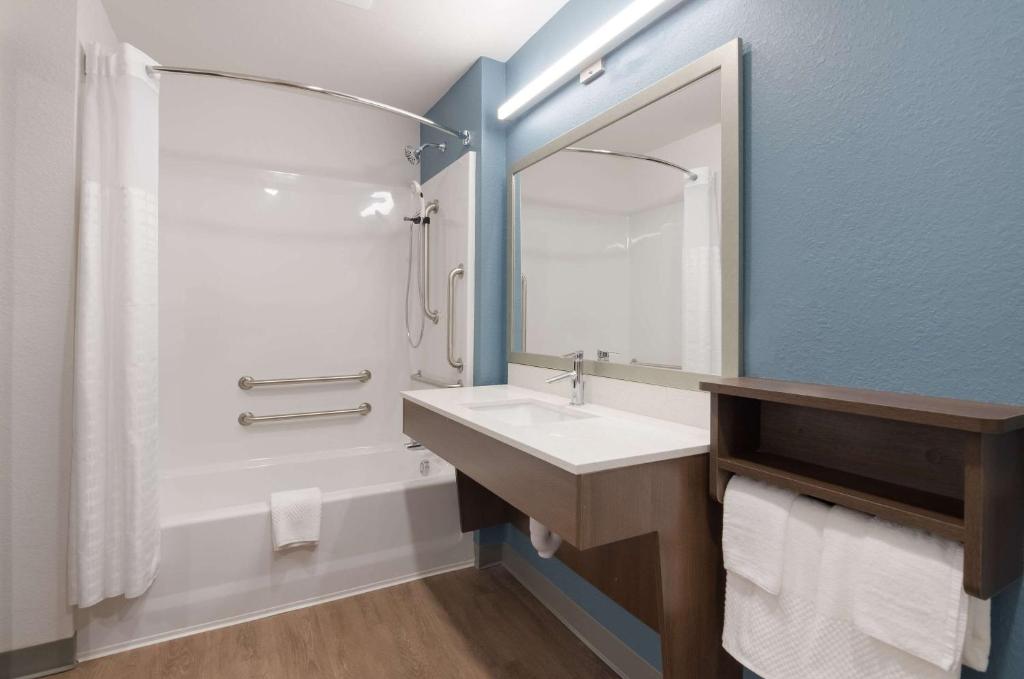 WoodSpring Suites Lynchburg VA photo