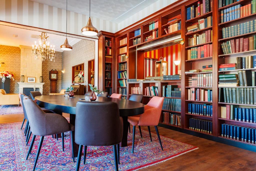 バスティオン ホテル アペルドールン ヘット ロー (Bastion Hotel Apeldoorn Het Loo) フロント・ロビー