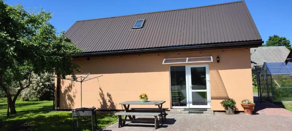 Kaltenes Liepziedi, Hotel in Roja
