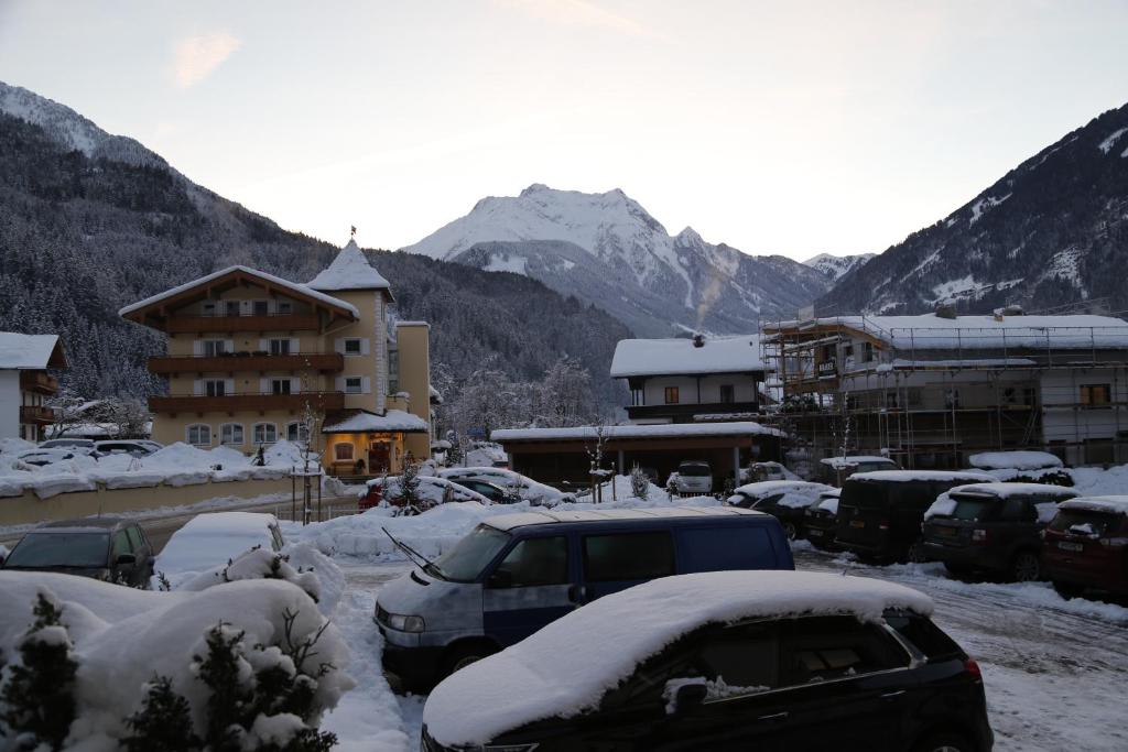Hotel & Suites Gluck Auf photo