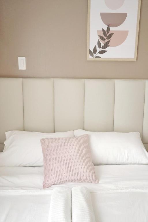Quince Studio w/ Balcony Orochi Staycation PH at Loop Tower CDO — Hotel in Cagayan De Oro