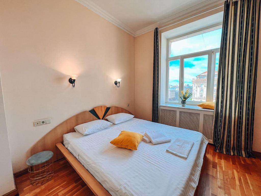 Apartments Rentals Ukraine on Kreshchatik photo
