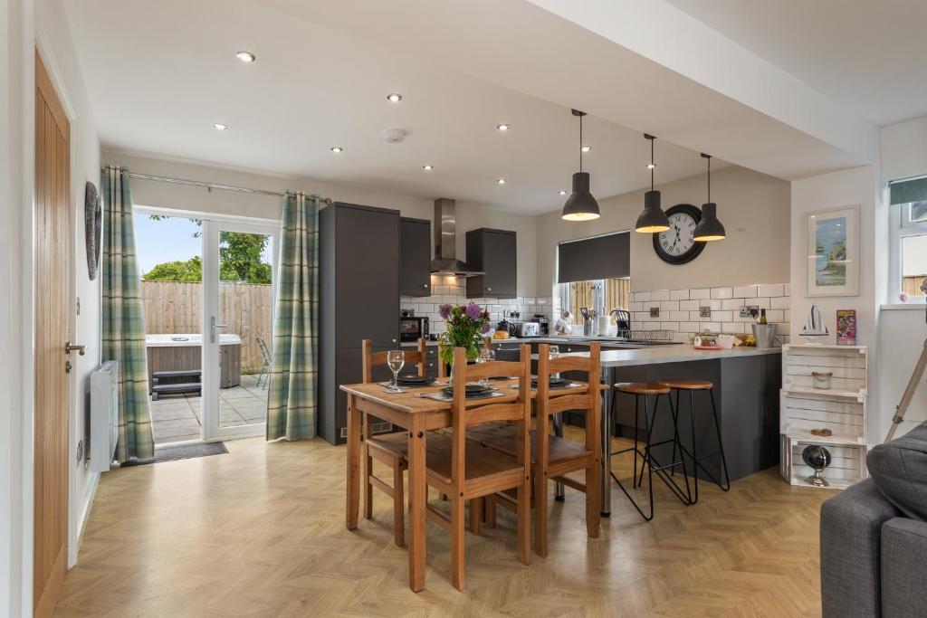 Acorn Cottage, Redberth - pet-friendly stay