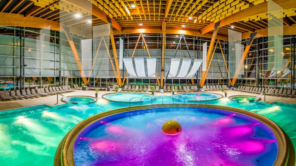 Hotel AquaCity Seasons photo