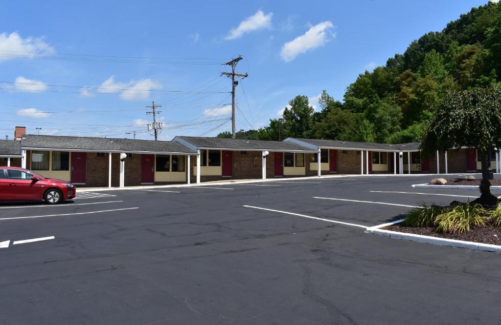South Hills Motel photo