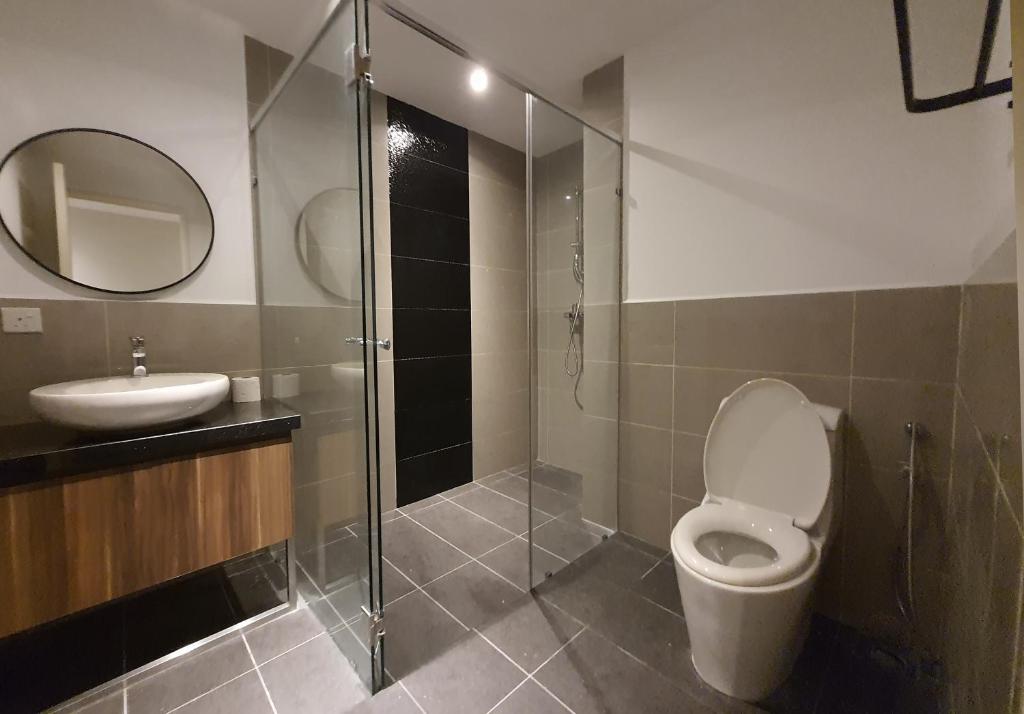 Bangsar Kerinchi LRT.FREE Parking.2 King Beds.4pax photo