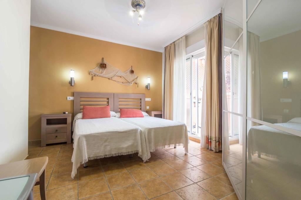 Hostal Costa Luz - 5
