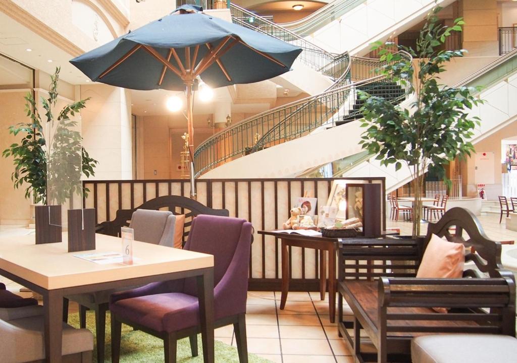 ห้องส่วนกลางสำหรับนั่งเล่น/ดูทีวี