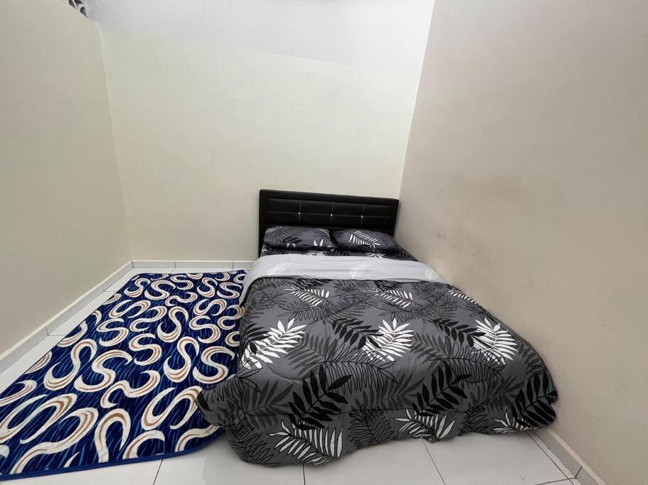 senawang seremban 4 bedroom with a free parking photo