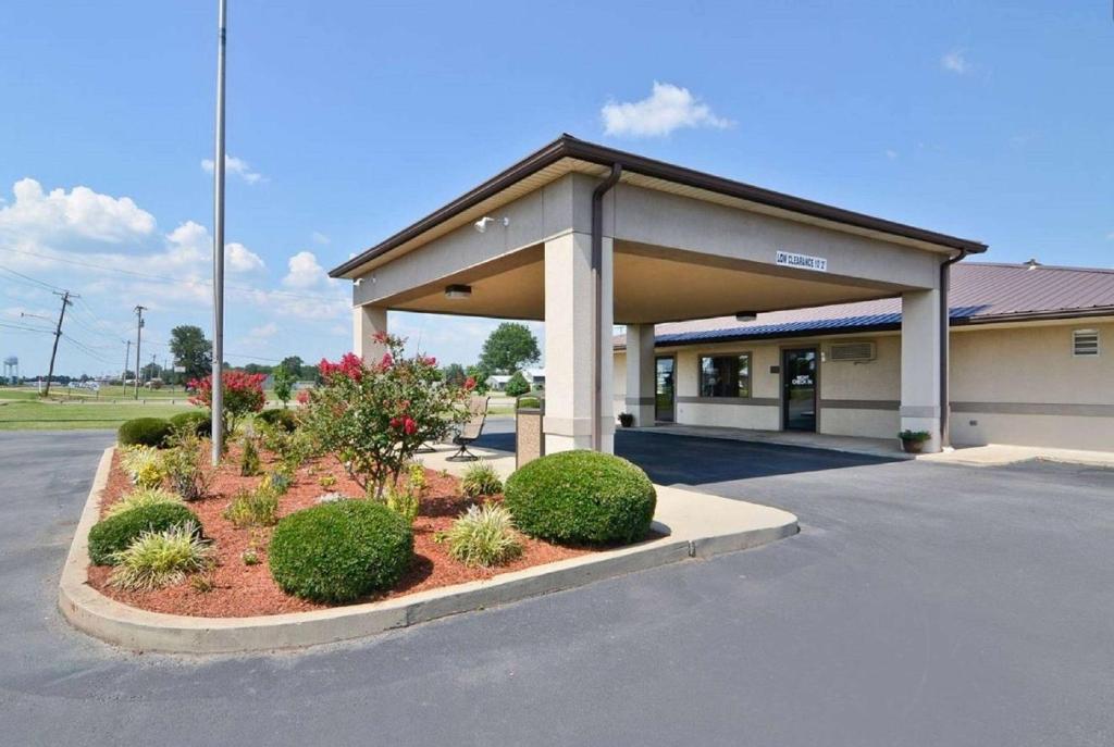 Super 8 By Wyndham Mcgehee photo