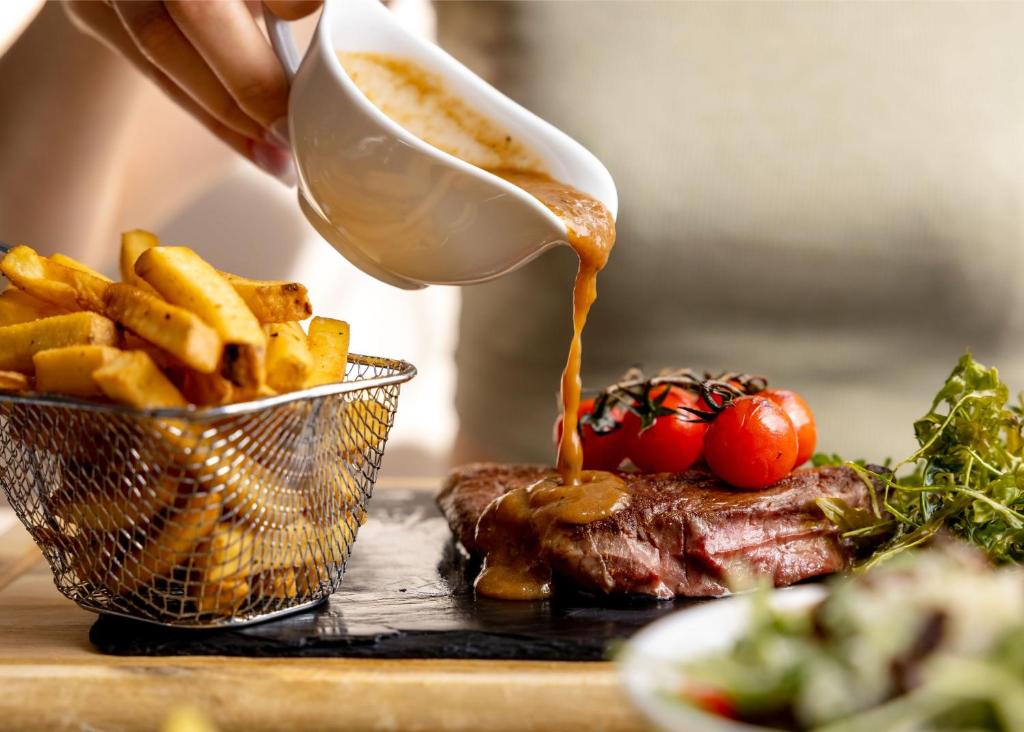 อาหารและเครื่องดื่ม