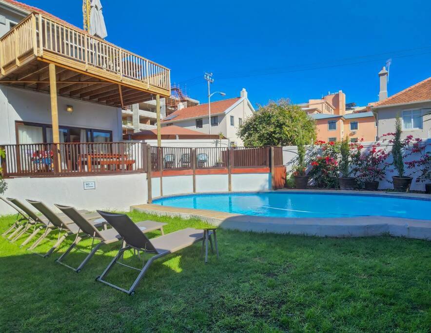Lovely studio apartment with a pool and parking photo