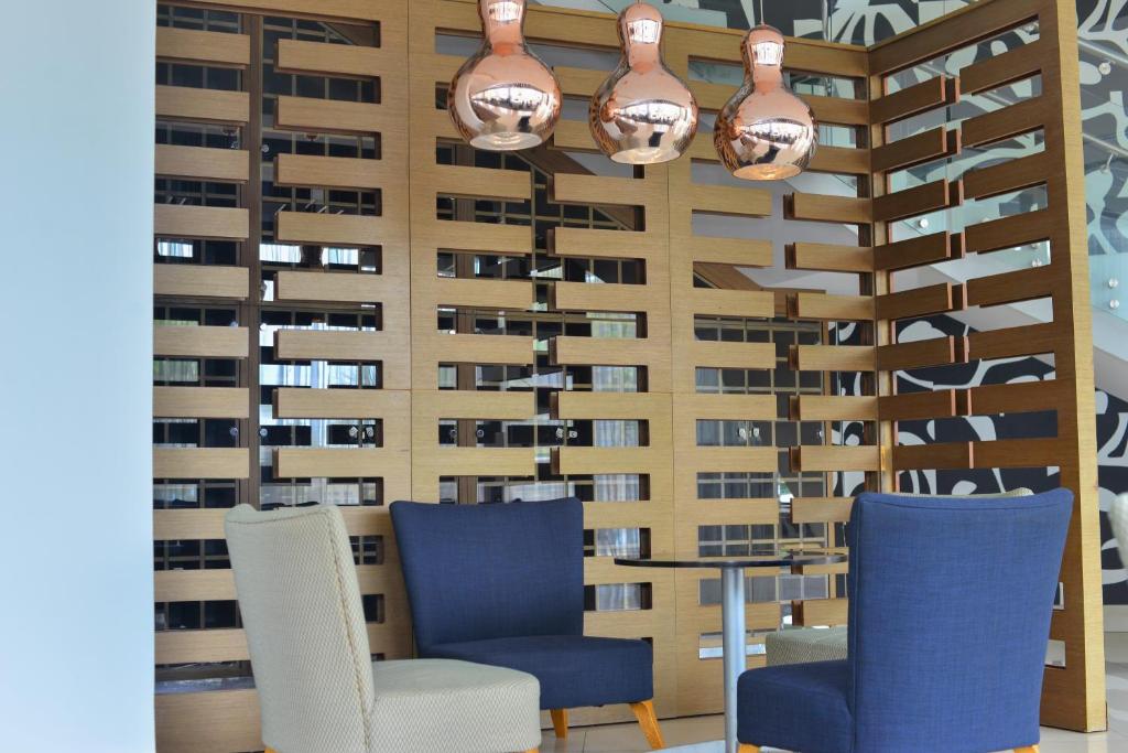 フロント・ロビー