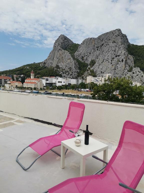 Charming studio with river view, Omiš
