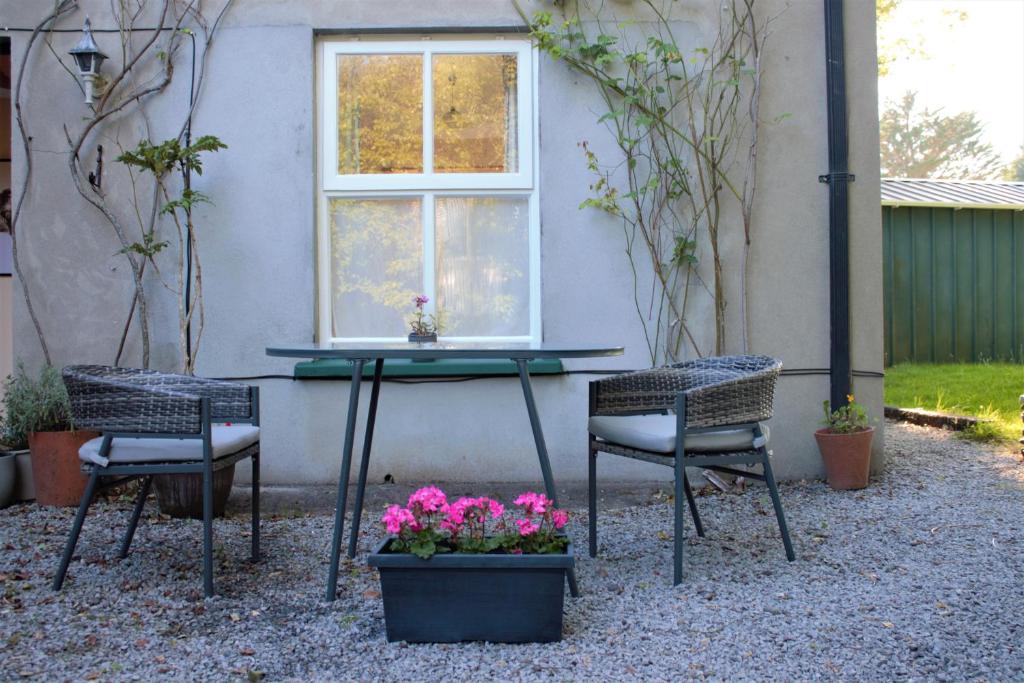 1 Bed Flat - Sleeps 2 - Parking - Wifi, Kenmare