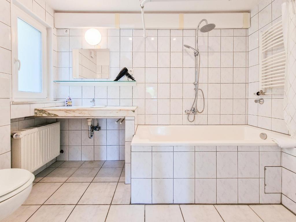 Tolstov Apartments - 3 Room Apartments with Garden - 20 min DUS Airport & MESSE DUS photo