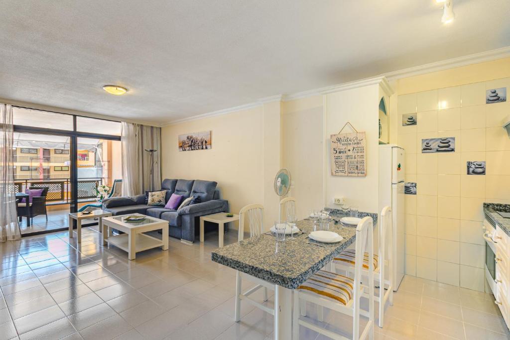 AirCon Lovely 2 bedroom apartment close to Ocean - 1