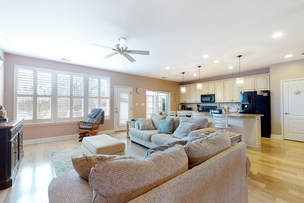 Bishops Landing -- 16985 Bellevue, Millville