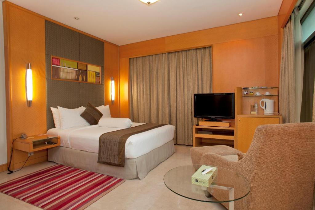 Lakeshore Hotel and Apartments photo