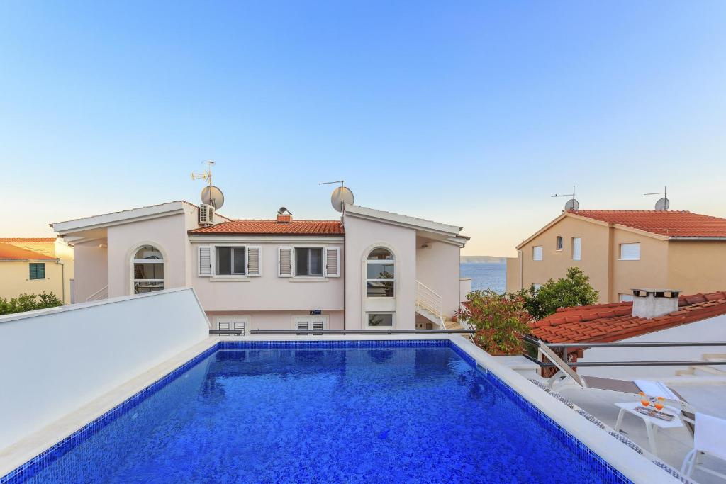 Seaside apartments with a swimming pool Rastici, Ciovo - 1084, Trogir