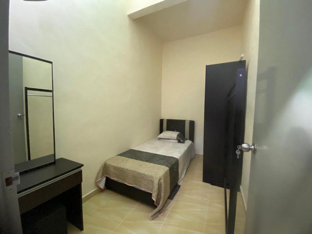Iman Homestay - Islam only photo