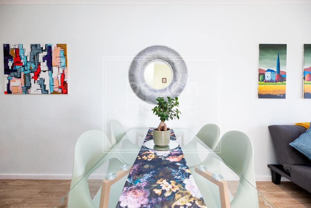 Warm Contemporary 2-bedroom apartment- Blouberg, Cape Town photo