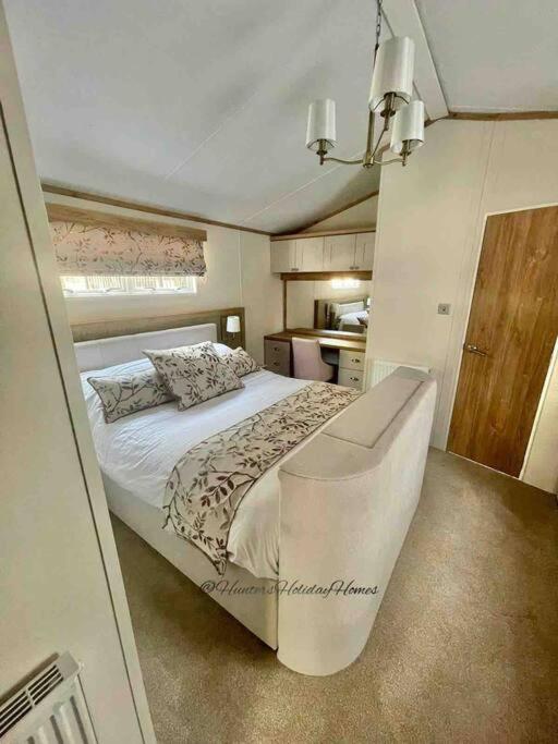 Hartland Lodge - White Cross Bay Holiday Park photo 2