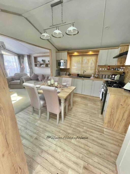Hartland Lodge - White Cross Bay Holiday Park photo 7