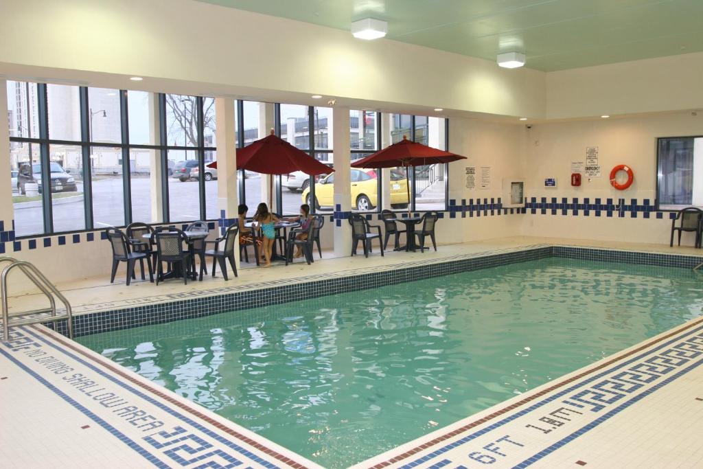 スイミングプール