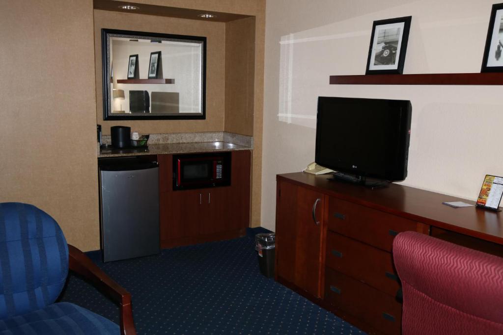 Baymont by Wyndham Columbia Northwest photo