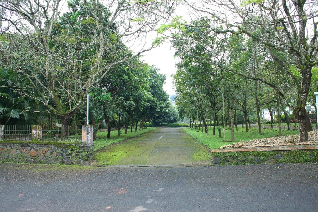 Emerald Hills Club photo